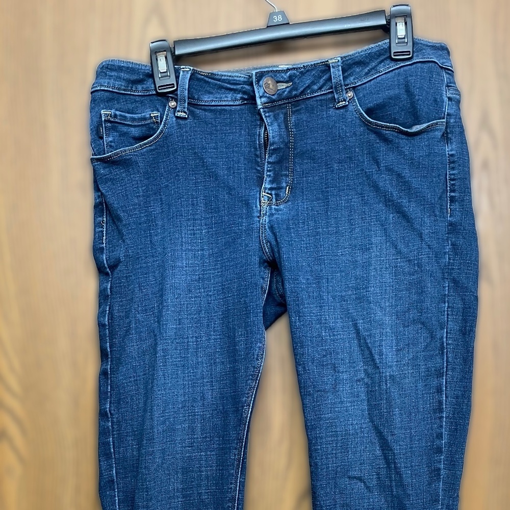 Levi midrise jeans